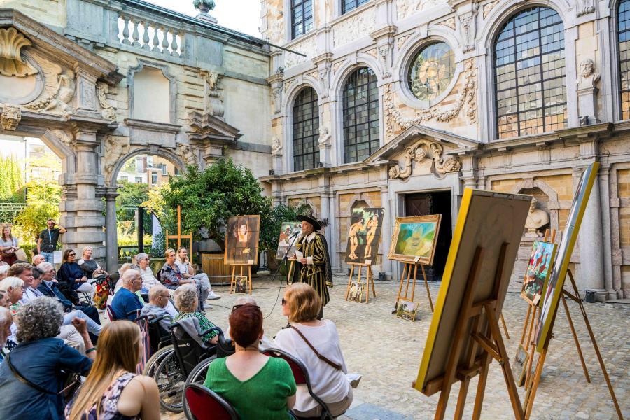 tuin Rubenshuis met publiek bij veiling