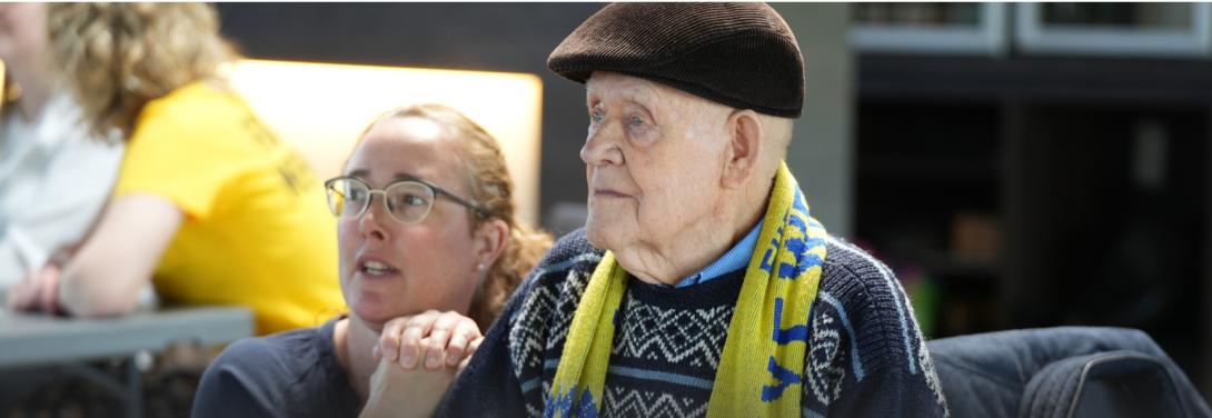 supporter KVC Westerlo met begeleider