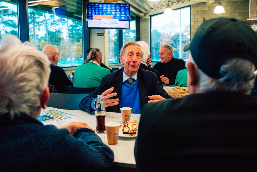 supporters SK Lommel halen voetbalherinneringen op