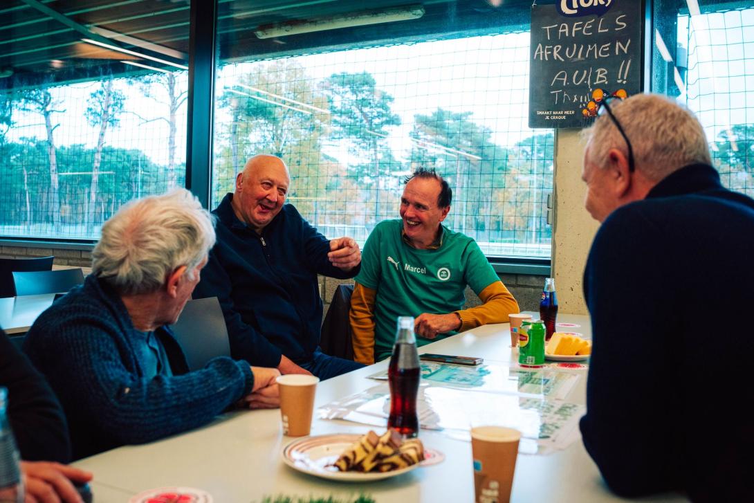 supporters SK Lommel halen voetbalherinneringen op