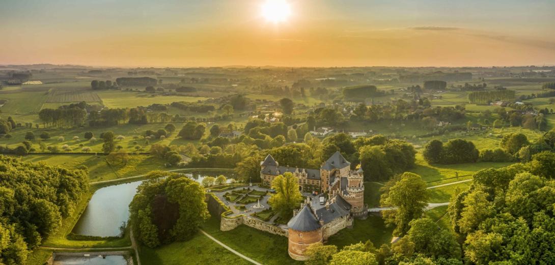 Luchtbeeld van Kasteel van Gaasbeek